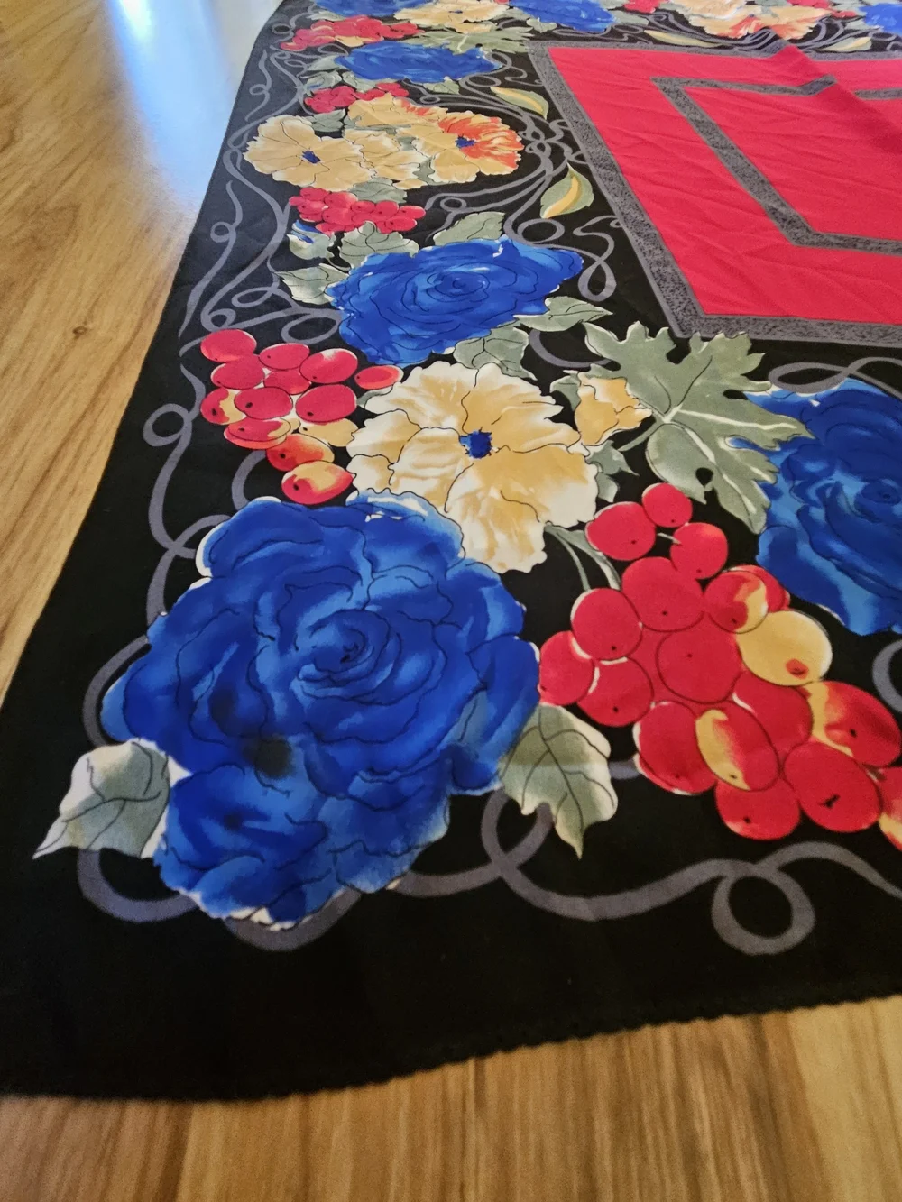 Vintage Vega - Bold Red & Black Floral Silk Scarf - Women's Fashion Wrap